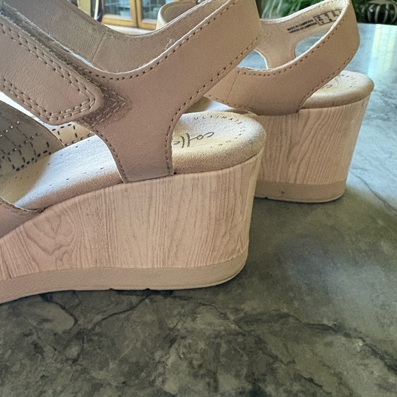 Clark's creamy beige pattern wedge sandals - Picture 5 of 7